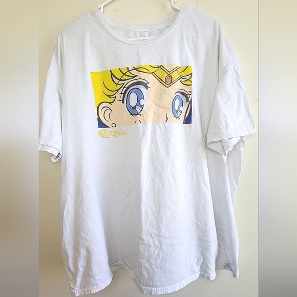 Men's Sailor Moon Her Eyes Graphic Tee, Size 2XL - Picture 1 of 3